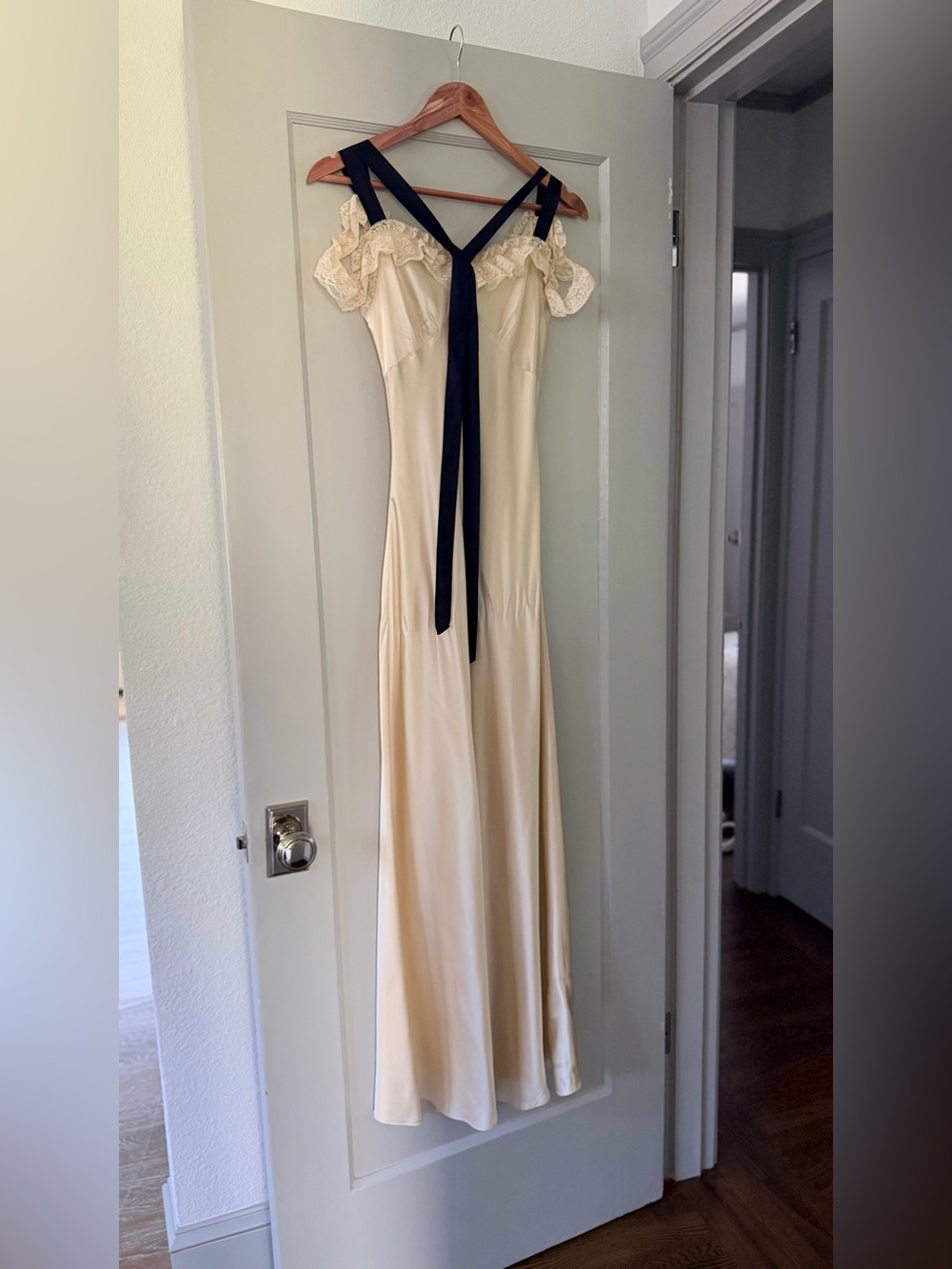 Doen Simonie Dress - Picture 2 of 6